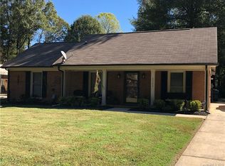 6322 Old Coach Rd, Charlotte, NC 28215