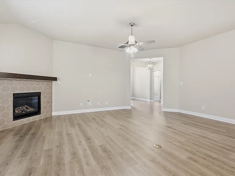 2609 Loxley Dr — Photo 7