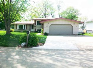 920 N 8th Ave, Canton, IL 61520