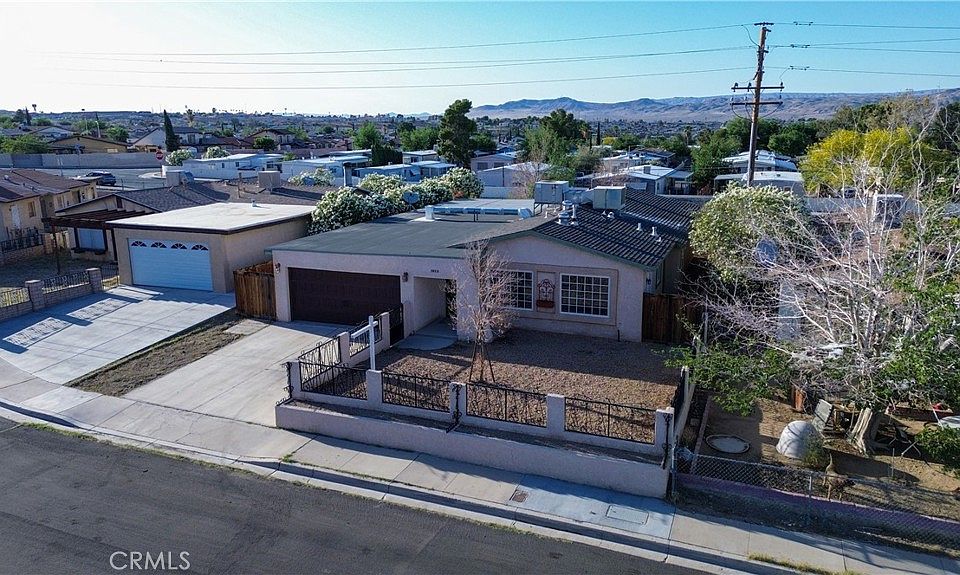 1st image of 1013 Glacier Dr