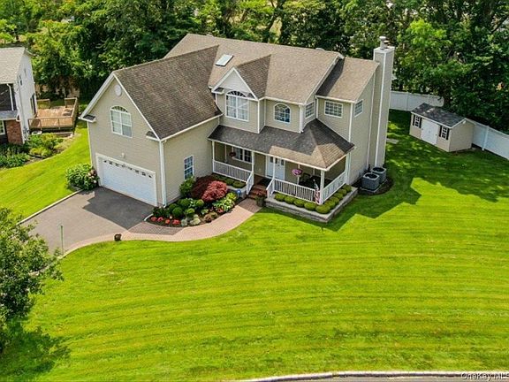 3rd image of 24 Ridge Court