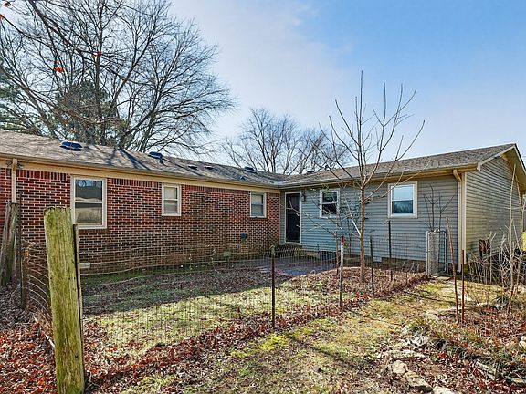 5th image of 5 Walker Ln