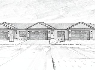 1704 Redbud Cir #101, Eldridge, IA