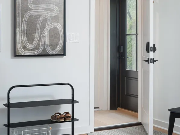 28 Llanfair Rd, Ardmore, PA 19003