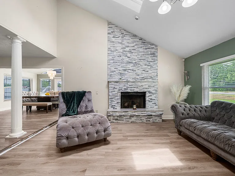1110 E Lakeshore Blvd #3 — Photo 17