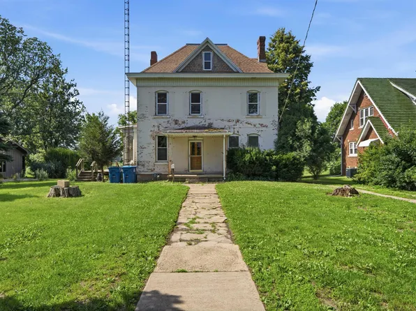 711 E 4th St, Minonk, IL 61760