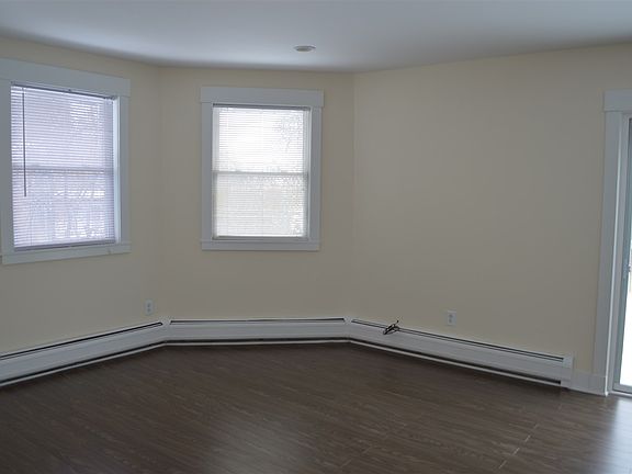 5th image of 40 Grant Ave