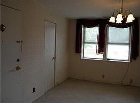 3rd image of 385 Kenna Dr
