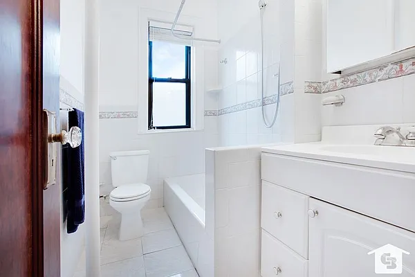 Sold by Coldwell Banker Reliable Real Estate | media 7