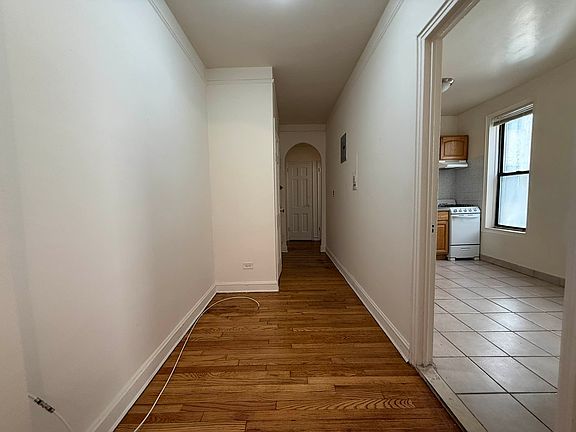 4th image of 4816 30th Ave APT 1J