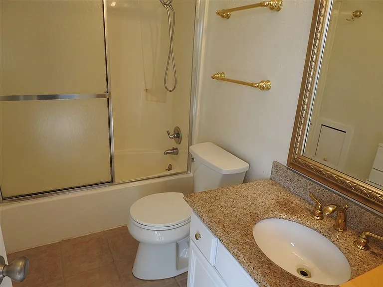 218 Stratford St #3 — Photo 24