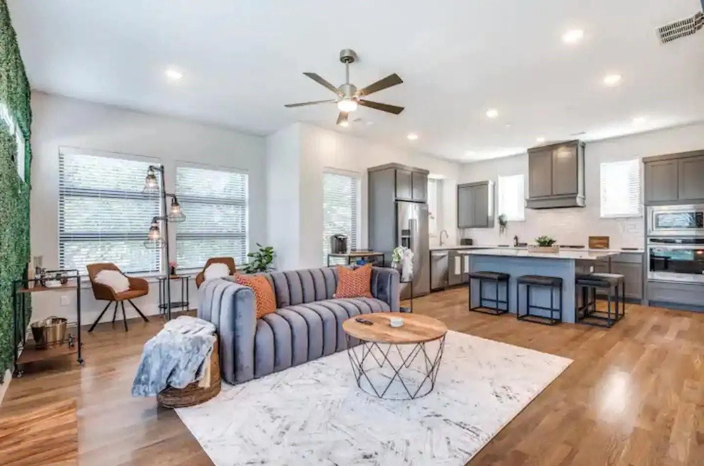 2 bed, 1780 sqft, $3,200 — Photo 4