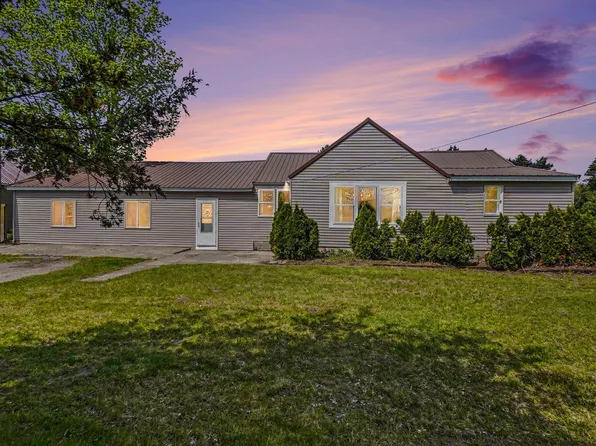8025 S Warner Ave, Fremont, MI 49412