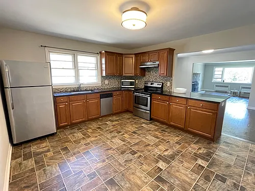 9 Lucy St #A Photo 1