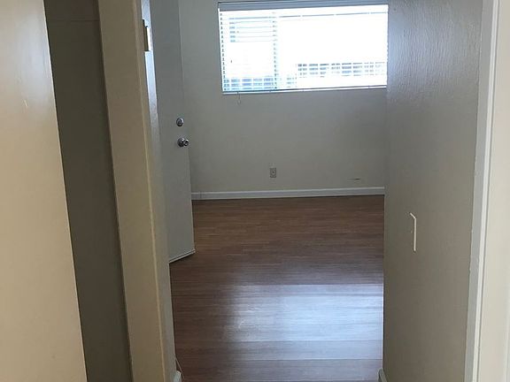 5th image of 2309 I St APT 06