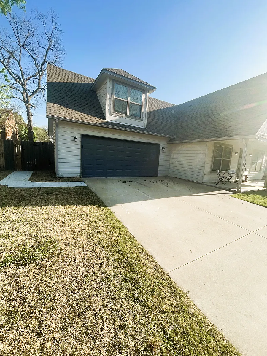 2 Car attached garage for use w/ remote - 2111 E 63rd St