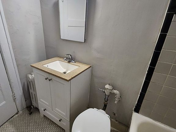 5th image of 691 Seward Ave #B-1