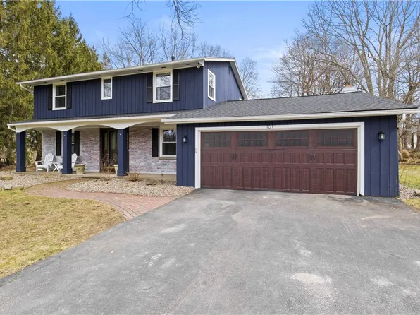 161 Timber Brook Ln, Penfield, NY 14526