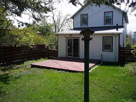 3rd image of 612 N 22nd Ave W