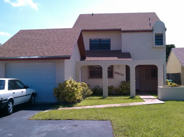 6900 SW 104th Ct, Miami, FL 33173