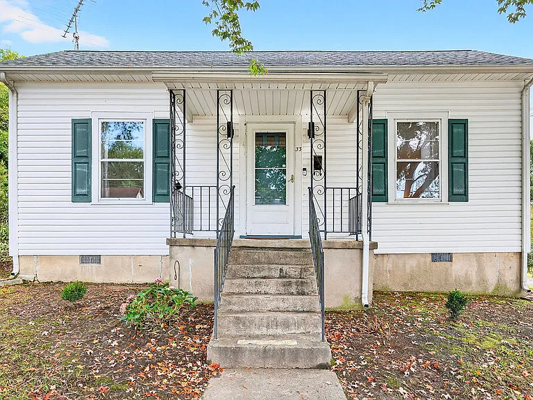 33 Schoolfield Dr — Photo 1