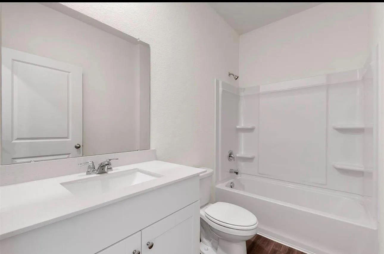 4 bed, 3.0 bath, 2260 sqft, $2,245 — Photo 2