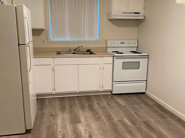 34 Pleasant St #B — Photo 1