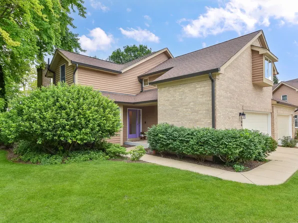 704 Natwill Sq, Geneva, IL 60134