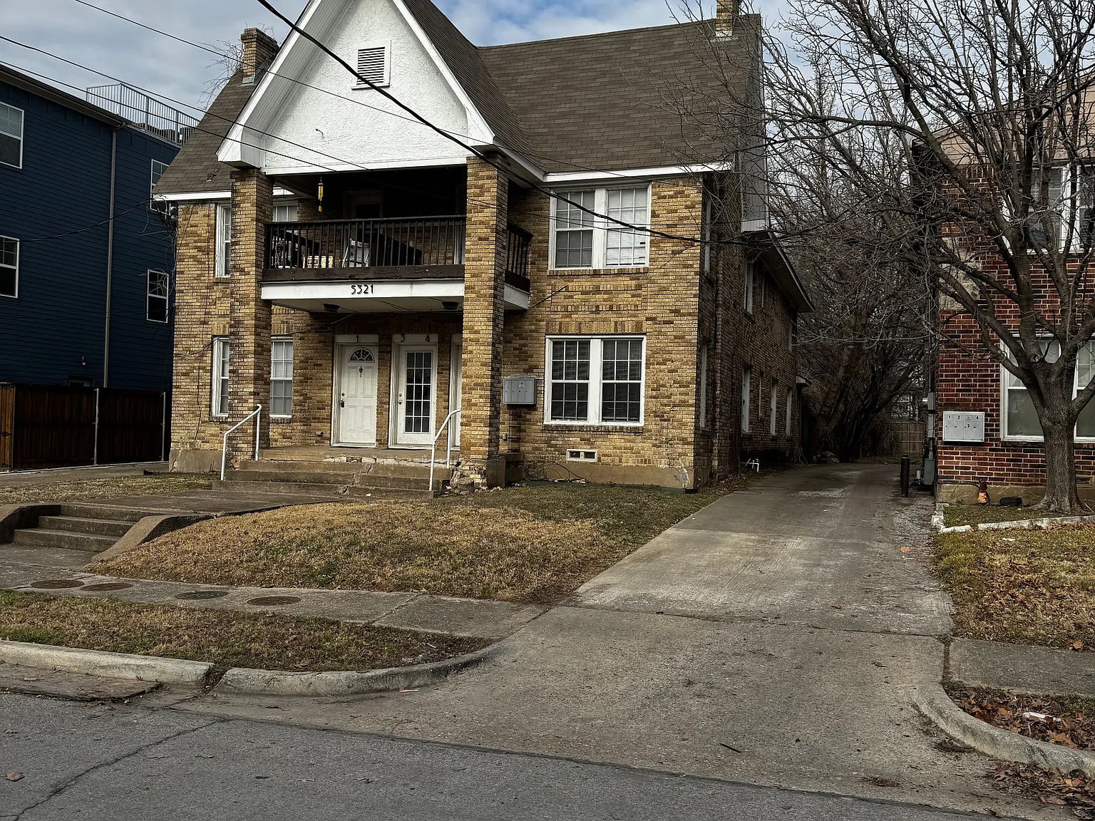 1 bed, 900 sqft, $1,195 — Photo 1