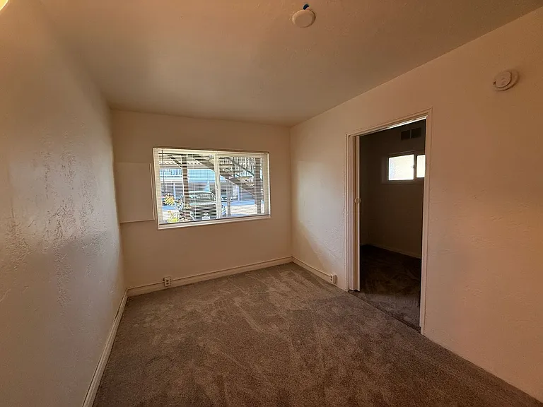 447 S E St #4 — Photo 7