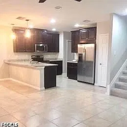 3 bed, 2.5 bath, 1829 sqft, $2,200 — Photo 2
