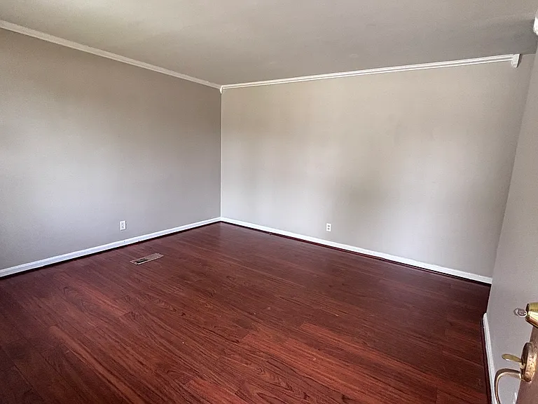 340 Guilford St — Photo 2