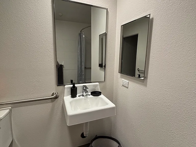 Del Nido Apartments — Photo 9
