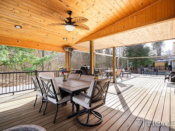2nd image of 4690 Pine Oak Ct