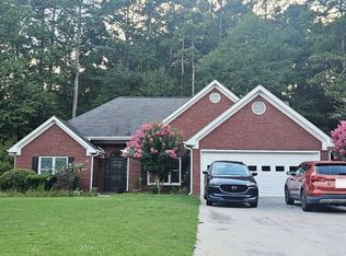 233 Ivy Creek Dr, Loganville, GA 30052