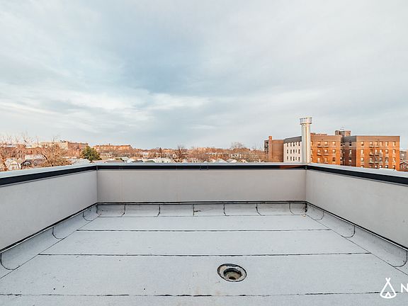 4th image of 1001 Rogers Ave #1L