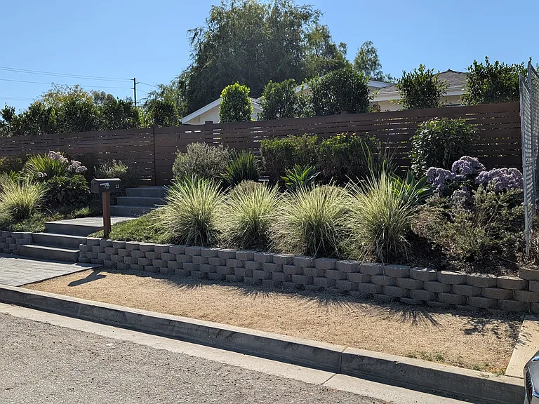 727 W 11th Ave — Photo 1