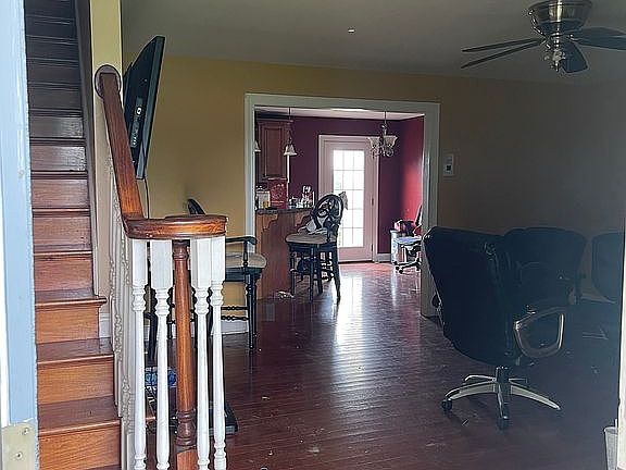 5th image of 120 Hood Ln