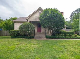 1402 W Pinecrest Dr, Marshall, TX 75670
