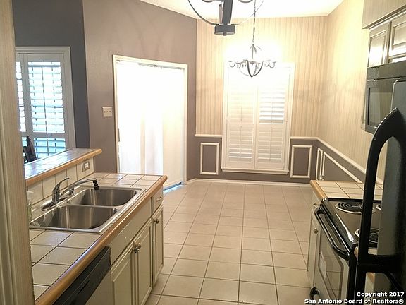 4th image of 12446 Starcrest Dr