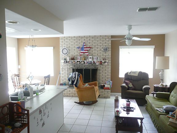 4th image of 30 Fleetwood Dr