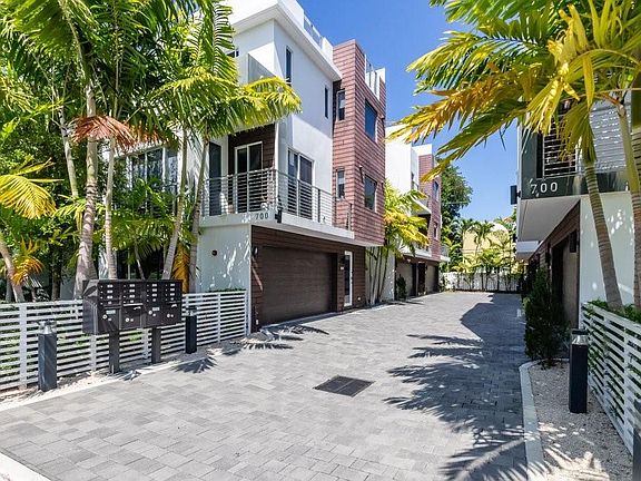 2nd image of 700 NE 14th Avenue #208