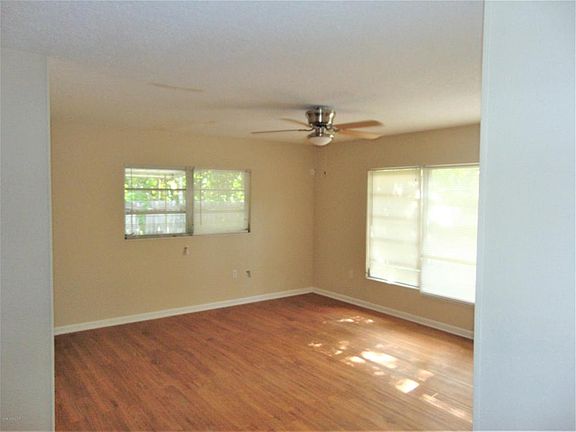 3rd image of 119 Lynwood Ave