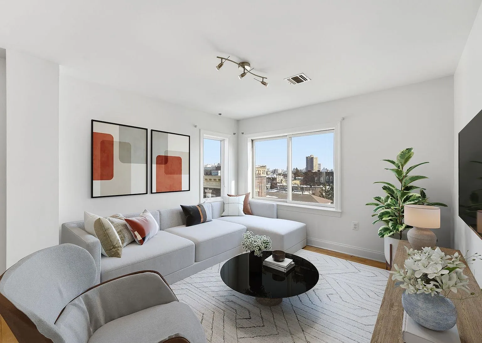 2 bed, 1.0 bath, 955 sqft, $2,850 — Photo 1
