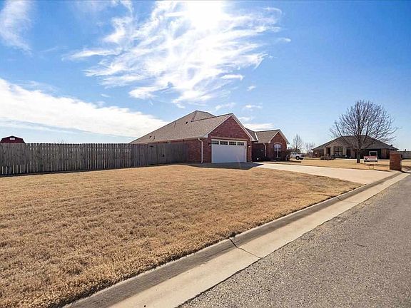 3rd image of 1110 Apple Creek Dr