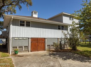 235 Creek Rd, Beaufort, NC 28516