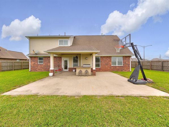 14022 Martinique Ln, Mont Belvieu, TX 77523