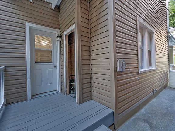 5th image of 288 S Main St