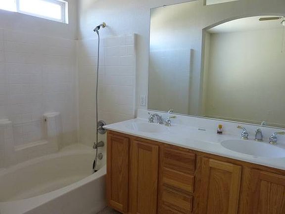 4th image of 4327 Blake Cir