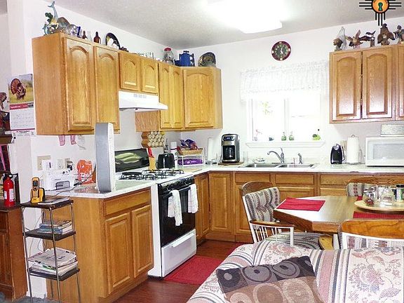 3rd image of 1012 Romero St